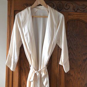 YVES DELORME Paris Luxurious CREAM ROBE 100% Silk Sz SMALL